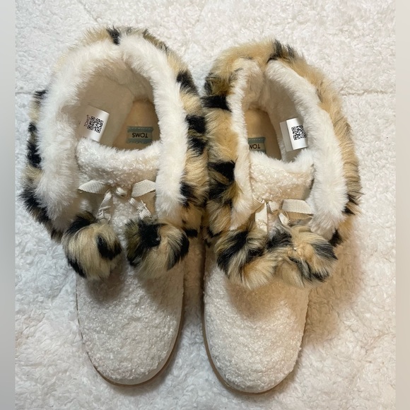 TOMS NWOT Celeste Cheetah Bootie Womens Beige Casual Slippers (Size 10) - Picture 3 of 7